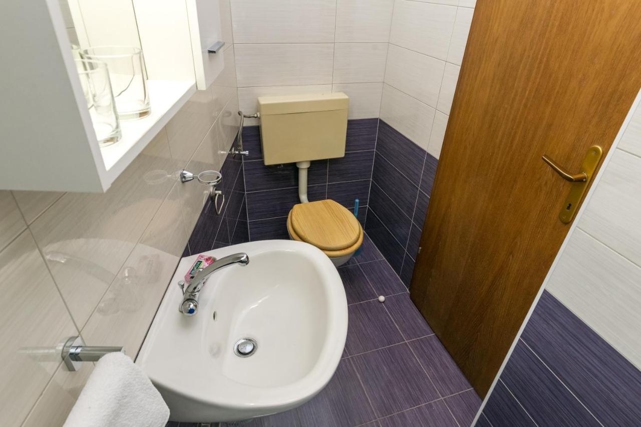 Luka  Pansion Alen - Dugi Otok Bed & Breakfast エクステリア 写真