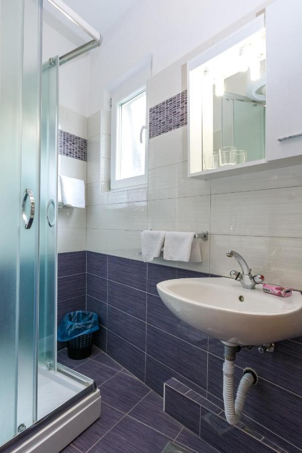 Luka  Pansion Alen - Dugi Otok Bed & Breakfast エクステリア 写真
