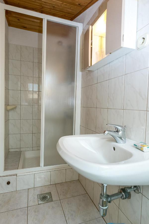 Luka  Pansion Alen - Dugi Otok Bed & Breakfast エクステリア 写真