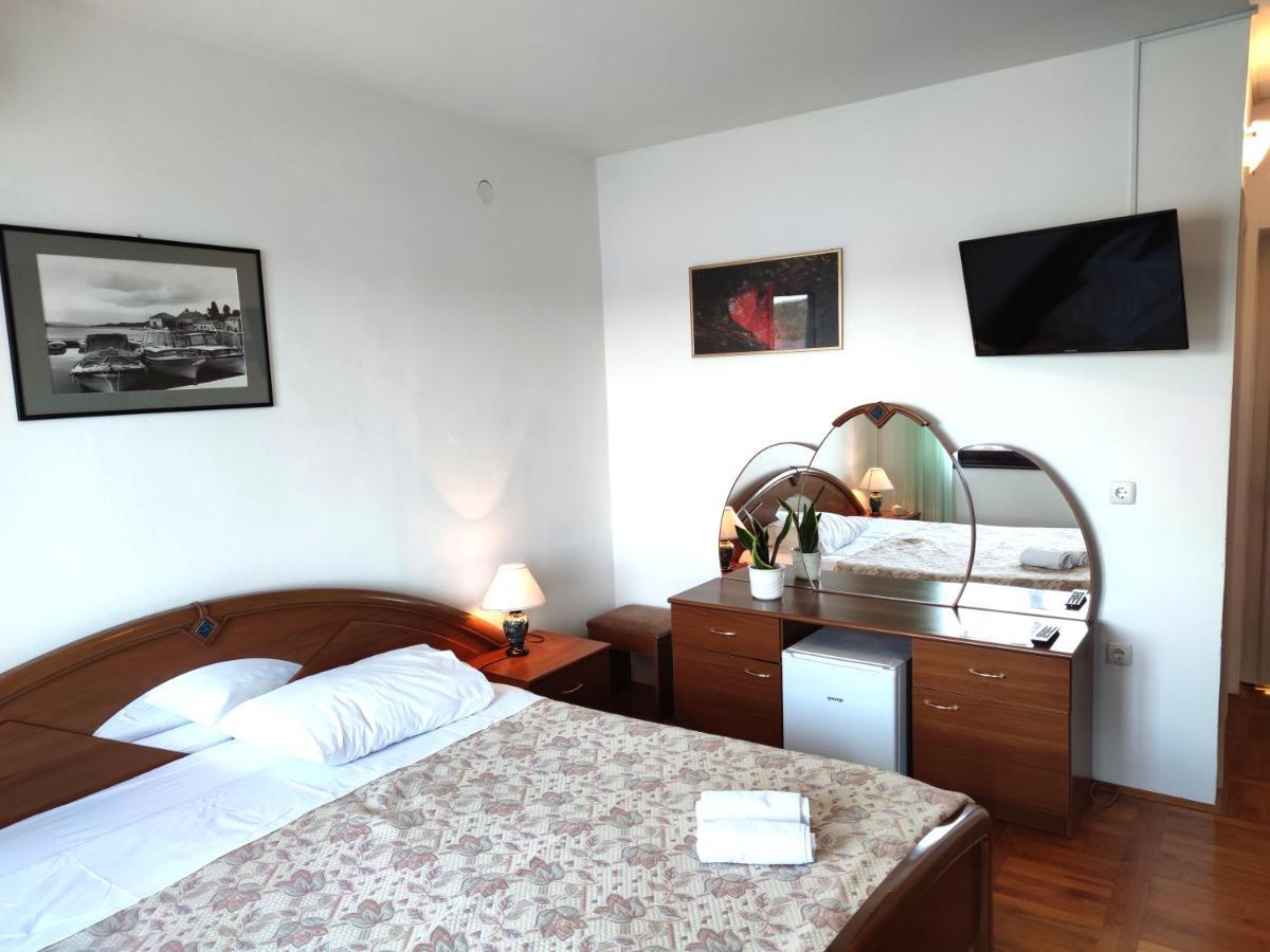 Luka  Pansion Alen - Dugi Otok Bed & Breakfast エクステリア 写真