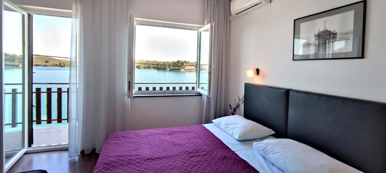 Luka  Pansion Alen - Dugi Otok Bed & Breakfast エクステリア 写真