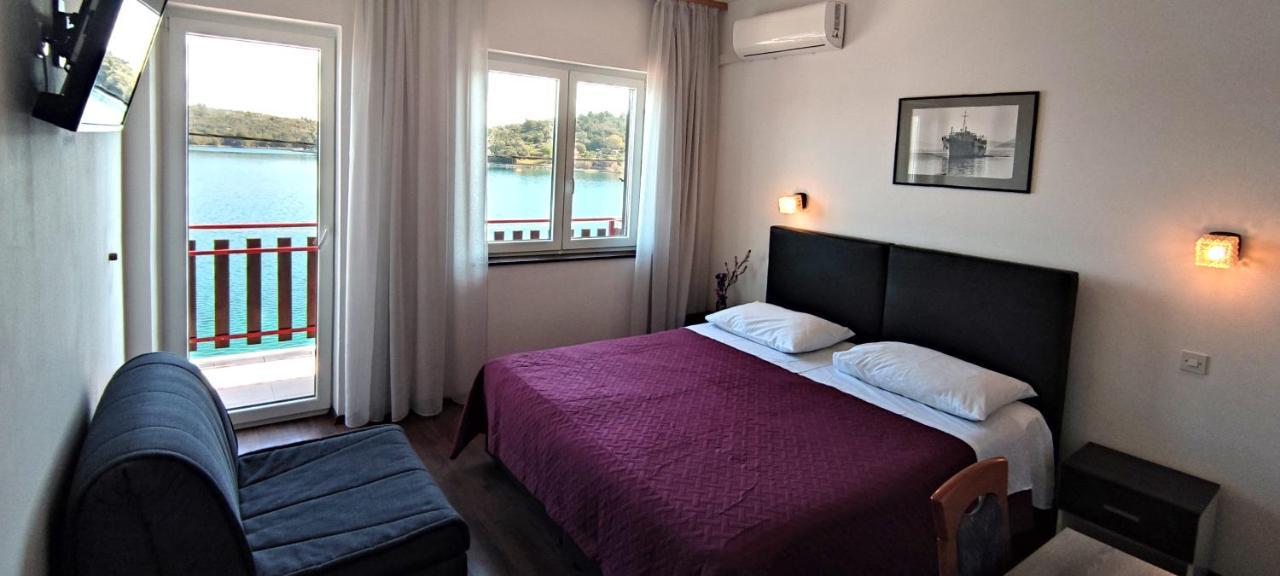 Luka  Pansion Alen - Dugi Otok Bed & Breakfast エクステリア 写真