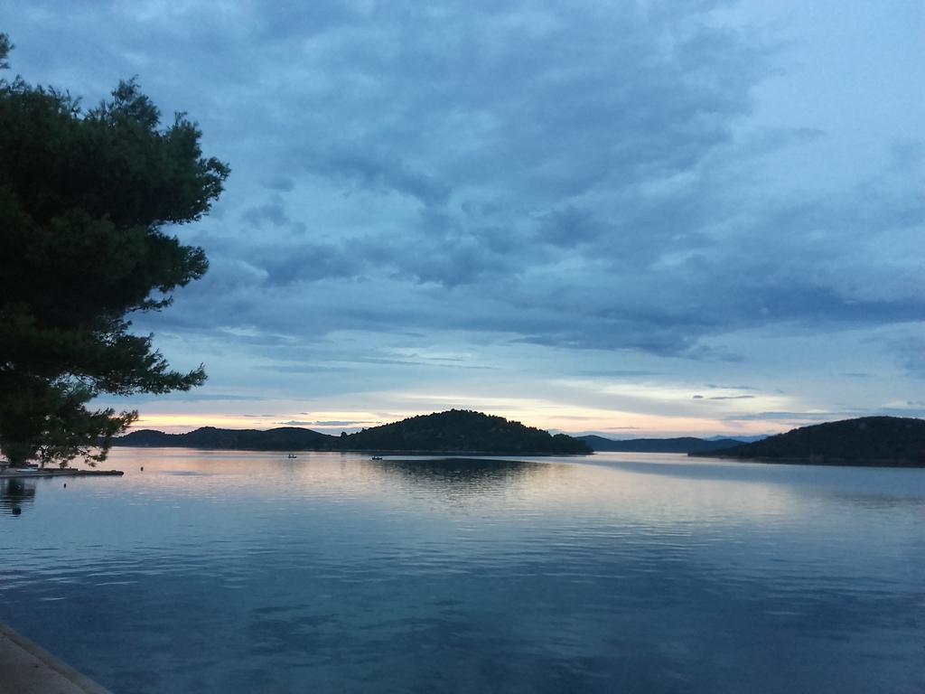 Luka  Pansion Alen - Dugi Otok Bed & Breakfast エクステリア 写真